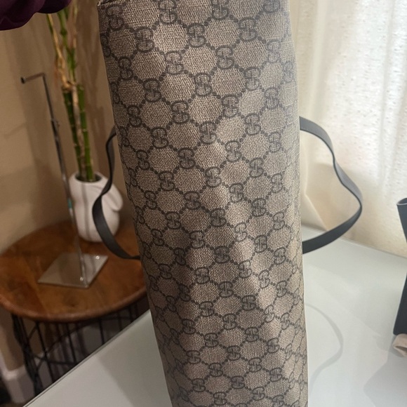 GUCCI GG SUPREME MONOGRAM TOTE - Picture 11 of 16